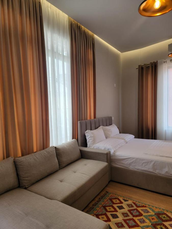Berhami Studio Apartment 地拉那 外观 照片